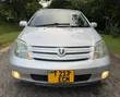 Toyota IST 2004 Nyeupe - 1