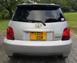 Toyota IST 2004 Nyeupe - 2