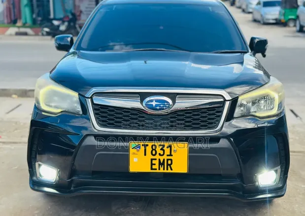 Subaru Forester 2014 Nyeusi - 1