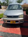 Toyota Noah 2001 Nyeupe - 2