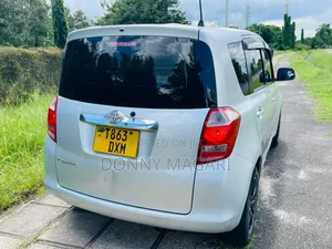 Toyota Ractis 2008 Nyeupe