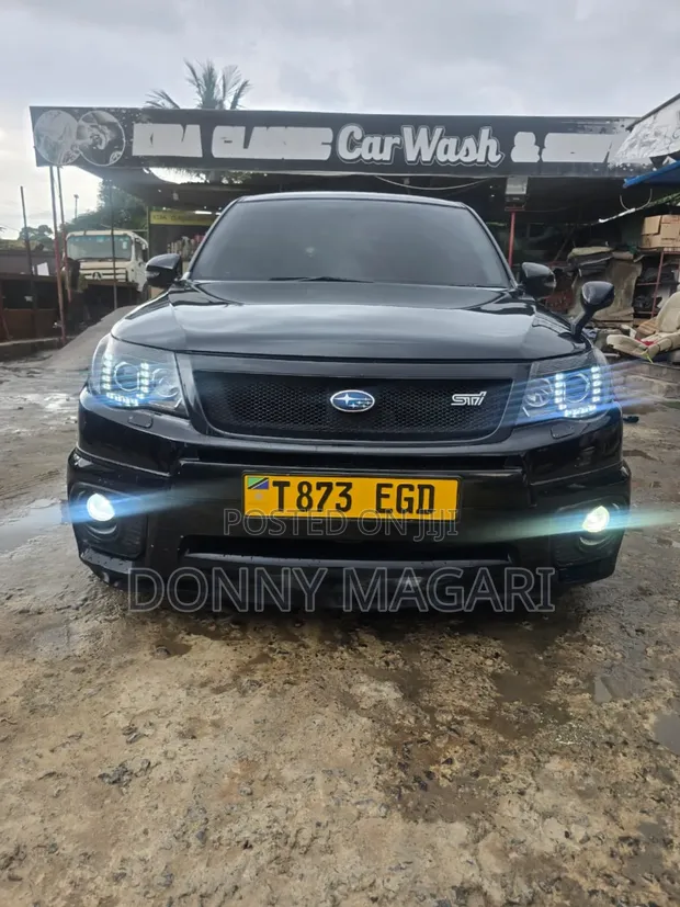 Subaru Forester 2011 Black - 1