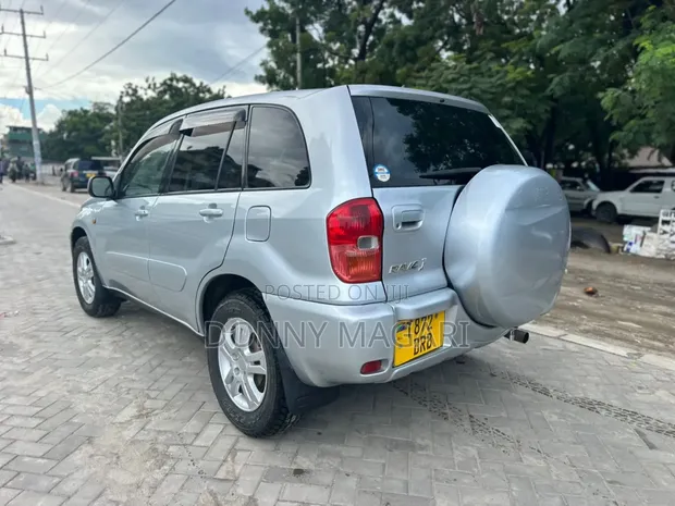 Toyota RAV4 2005 Nyeupe - 1