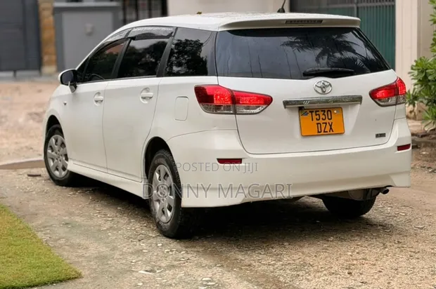 Toyota Wish 2015 Nyeupe - 1