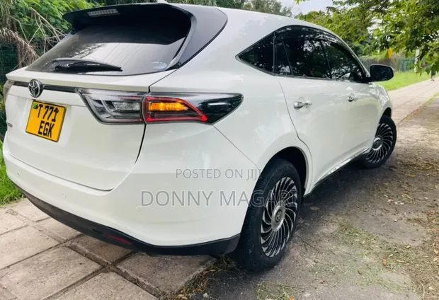 Toyota Harrier 2015 White - 1
