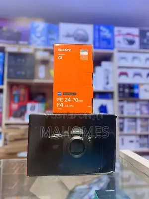 Sony Alpha 7R with FE 24-70mm Lens