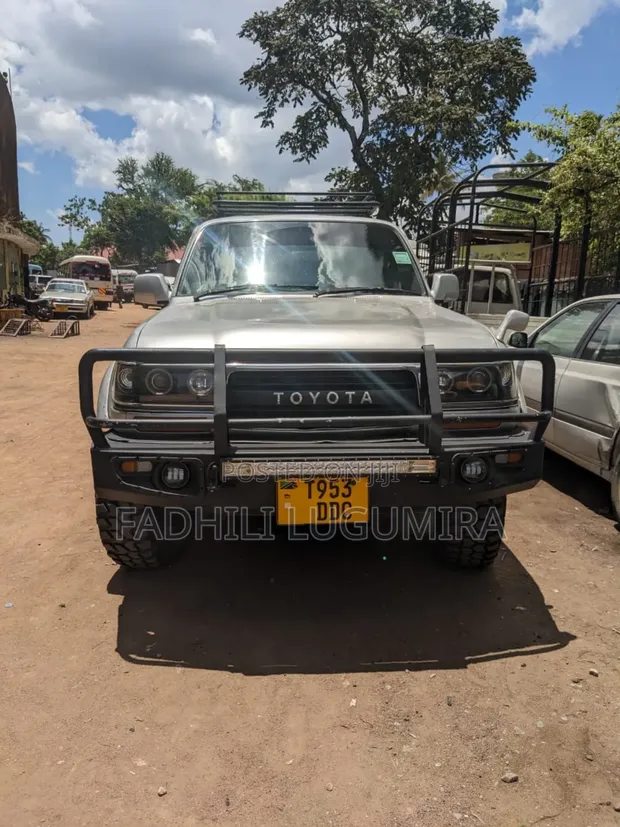 Toyota Land Cruiser VX 1999 Nyeupe - 1