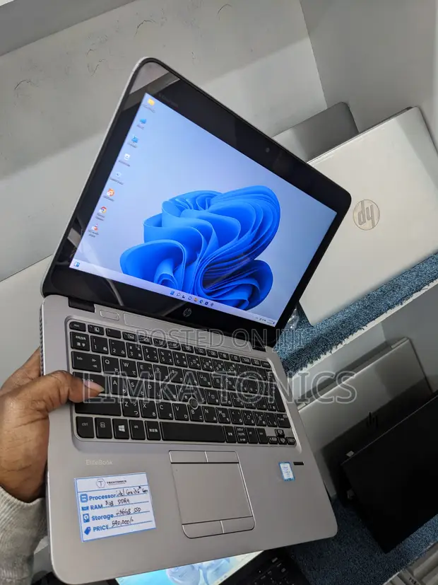 HP EliteBook 820 G3 Laptop - Core i5, 8GB RAM, 256GB SSD - 1