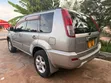 Nissan X-Trail 2003 Nyeupe - 2