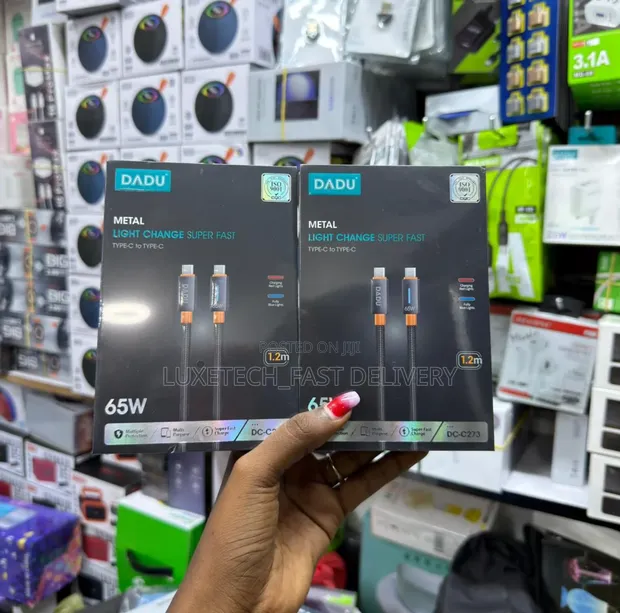 Dadu Kebo ya Chuma ya USB-C hadi USB-C yenye Mwanga wa Kubadilika 65W - 1