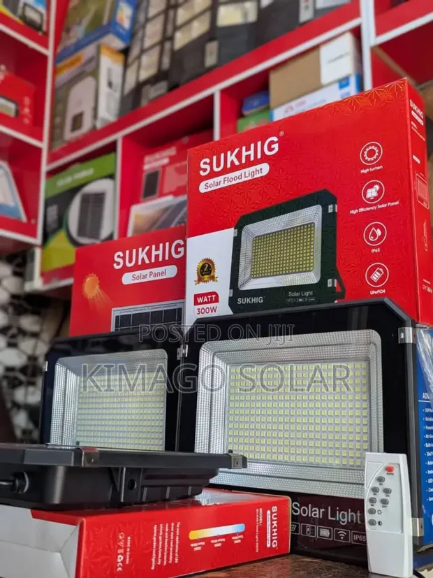 New 300W Solar Floodlight - Bright Outdoor Light - 1