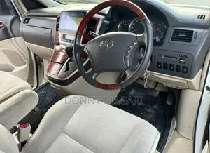 Toyota Alphard 2005 Nyeupe
