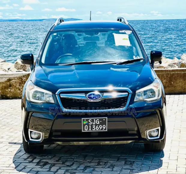 Subaru Forester 2010 Nyeusi - 1