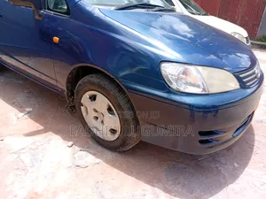 Toyota Corolla Spacio 2000 Bluu