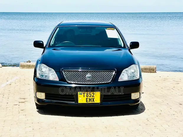 Toyota Crown 2004 Black - 1
