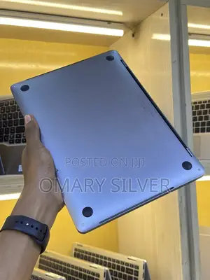 Apple MacBook 2019 8GB Intel Core i5 256GB SSD