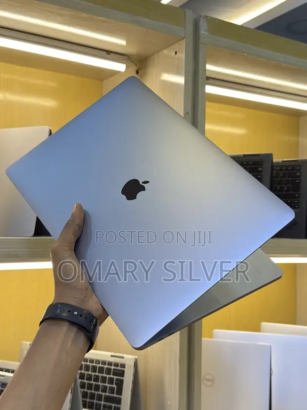 Apple MacBook Pro 2017 16GB RAM, 512GB SSD - 1