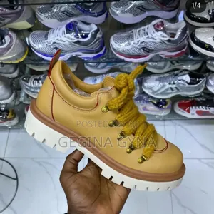 Louis Vuitton Sneakers Rangi Nyingi - Mpya Kabisa