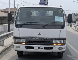 Mitsubishi Canter Crane Truck (1999)