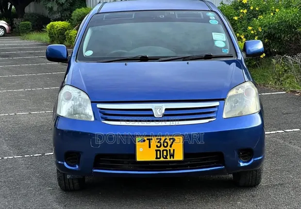 Toyota Raum 1.5 AWD 2004 Bluu - 1