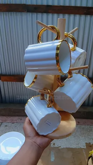 Vikombe vya Udongo na Ufito wa Gold