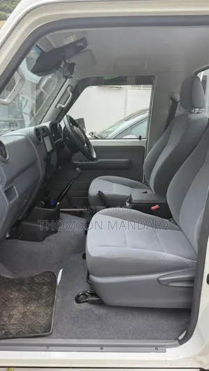 Toyota Land Cruiser 79 Series Pickup 2024 Nyeupe