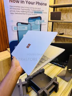 Microsoft Surface Laptop 2 - 8GB RAM, Intel Core i5, 256GB SSD