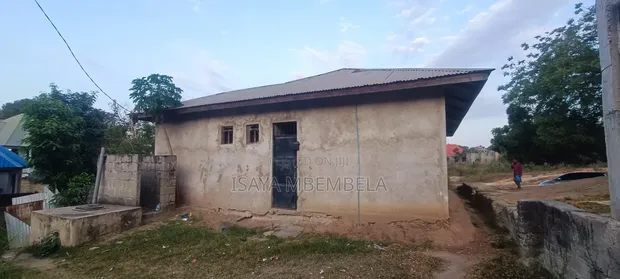 Nyumba ya Vyumba 4 Inauzwa Goba - 1