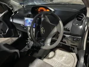 Toyota Vitz 1.0 FWD 5dr Hatchback 2010