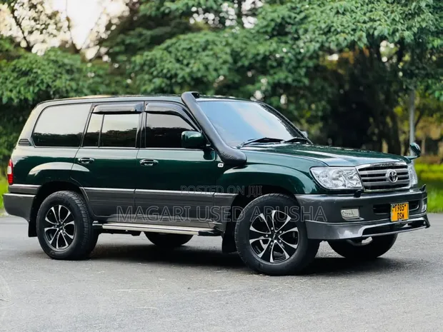 Toyota Land Cruiser 1998 Kijani - 1