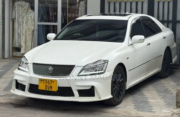 Toyota Crown Royale 2005 - 1