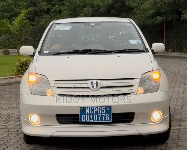 Toyota IST 2004 Pearl - 1