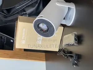 Magcubic Hy300 Mini Projector