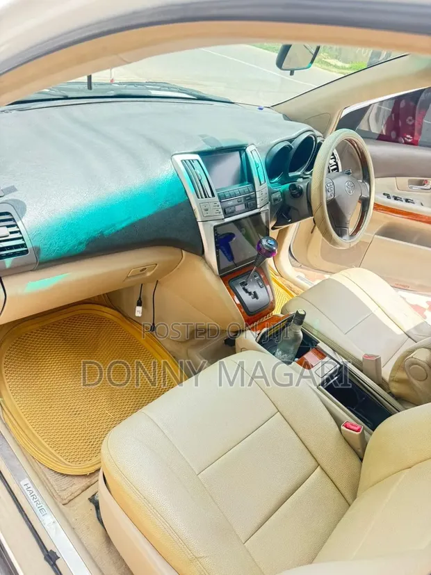 Toyota Harrier 2005 White - 1