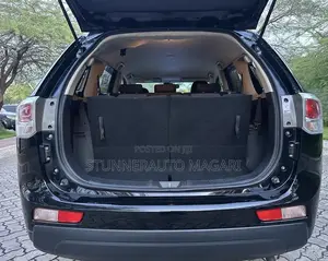Mitsubishi Outlander 2014 Nyeusi