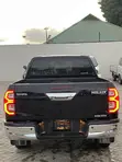 Toyota Hilux Revo 2022 Nyeusi - 5