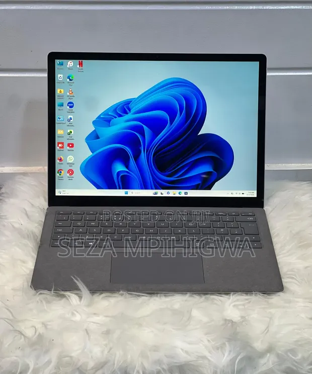 Microsoft Surface Laptop 4 14" 8GB RAM 256GB SSD - 1