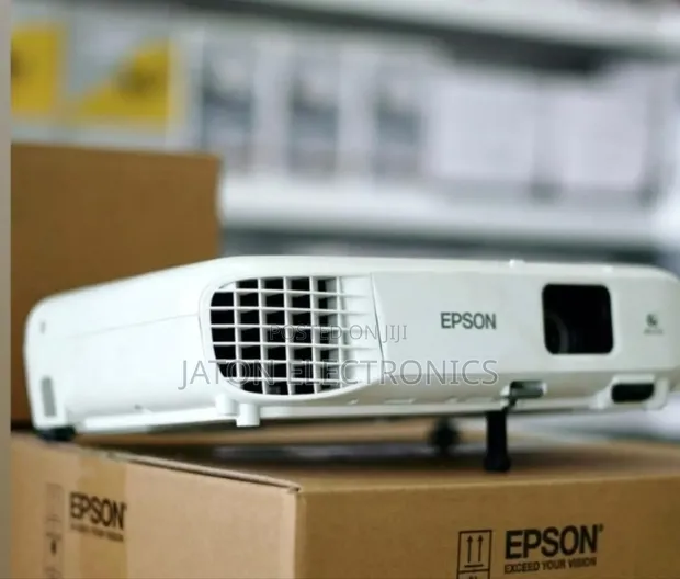 Epson Projector S05 - 1