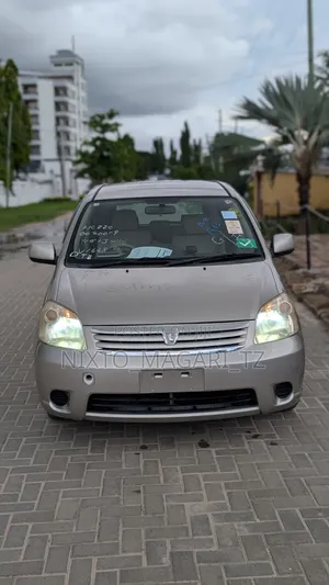 Toyota Raum 2005 Dhahabu