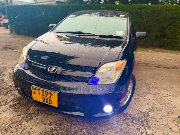Toyota IST 2006 Nyeusi - 1