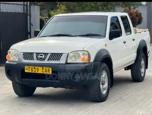 Nissan Hardbody NP300 2012 Nyeupe