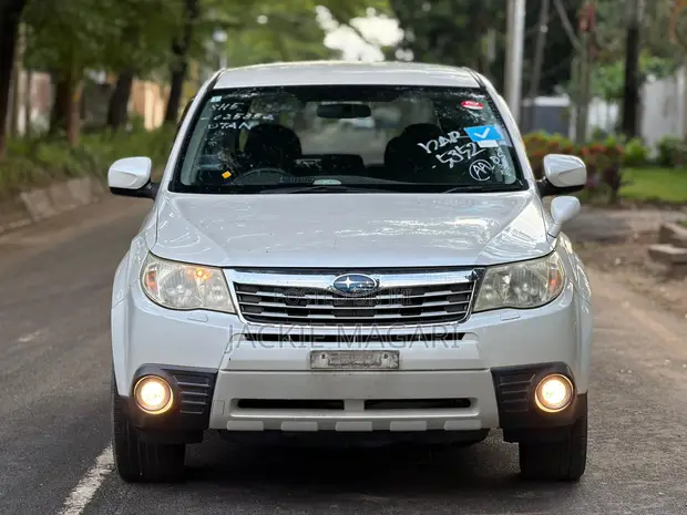 Subaru Forester 2009 - Nyeupe - 1
