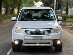 Subaru Forester 2009 - Nyeupe