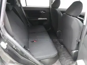 Toyota Corolla Rumion Hatchback 1.5 FWD 2010 Nyeusi
