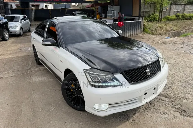 Toyota Crown Athlete 2006 White - 1