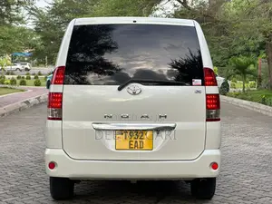 Toyota Noah 2.0 AWD (Viti 8) 2003 Nyeupe