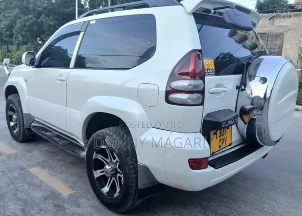 Toyota Land Cruiser Prado 2005 White - 1