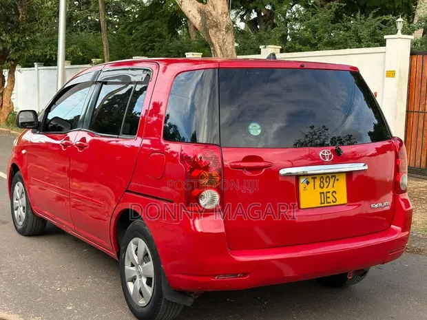 Toyota Raum 2005 Nyekundu - 1