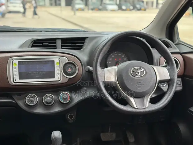 Toyota Vitz 2011 Black - 1