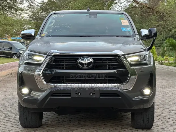 Toyota Hilux 2022 Double Cabin - 1